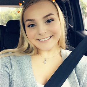 Meet your Posher, Brooke